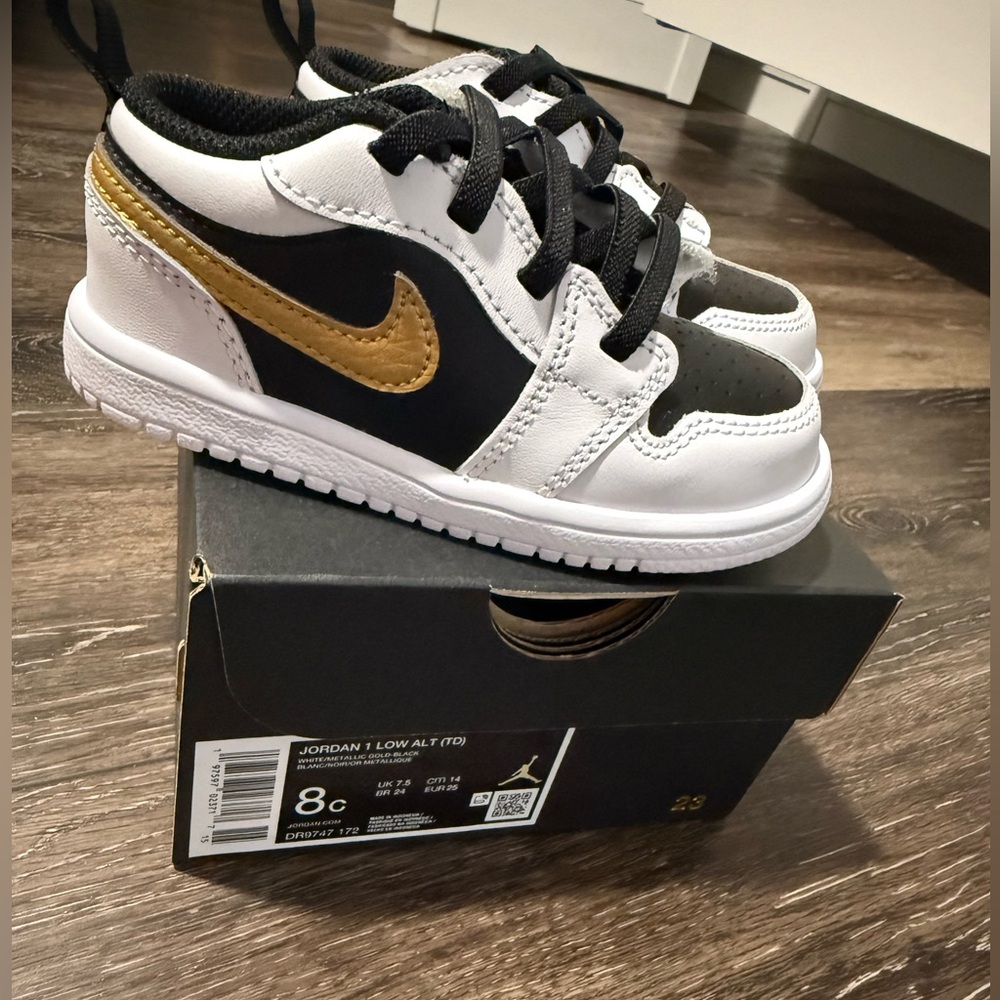 Brand New Jordan 1 low Alt toddler boy